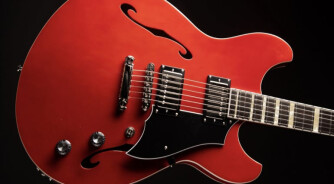 Une nouvelle guitare chez Rivolta, la Regata VII