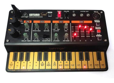 Behringer Saturn Soul