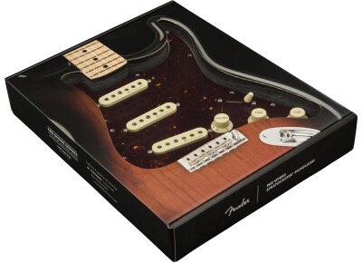 Fender Pre-Wired Strat Pickguard Vintage Noiseless SSS