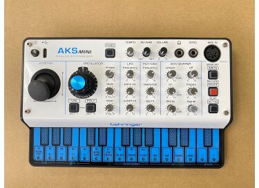 Behringer AKS Mini