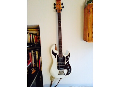 Burns Guitars Shadows Bass