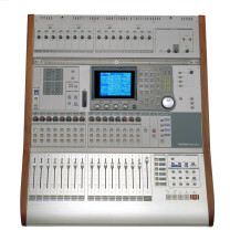 Tascam DM-3200