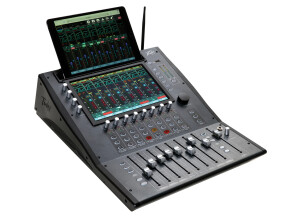 Peavey Aureus 28 Digital Mixer