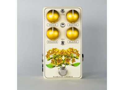 Red Witch Plurious Chorus Vibrato