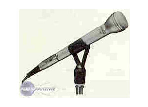 AKG D 130 E