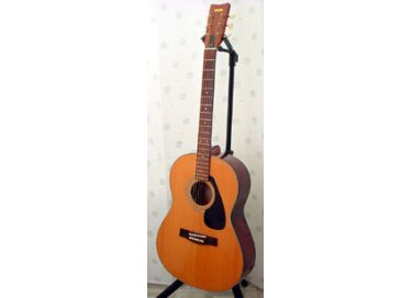 Yamaha FG-325