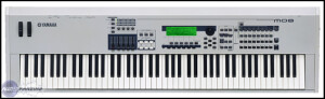 Yamaha MO8