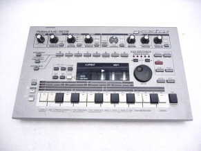 Roland MC-303