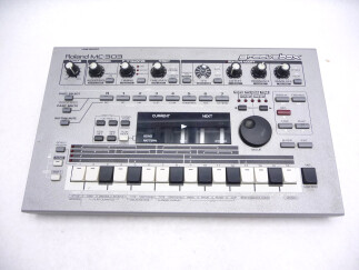 Roland MC-303