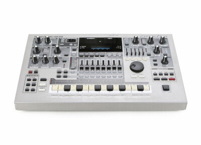 Roland MC-505