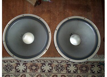JBL E130