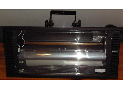 Eurolite Superstrobe 2700