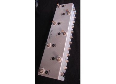 Loop Master 5 Loops with Master Bypass and Tuner Mute