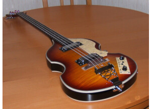 Johnson Guitars Beatles Bass