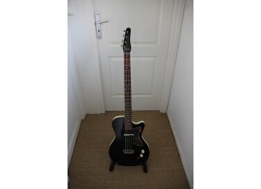 Silvertone 1444 bass