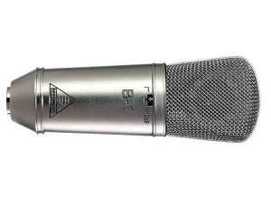 Behringer B-1