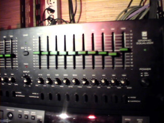 Toa graphic equaliser RE-12