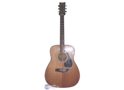 Yamaha FG-335