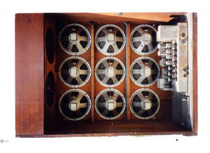 Hammond HR40 cabinet