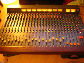 Tascam M-320 B