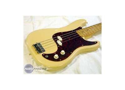 Fender Bullet Bass Deluxe B-34