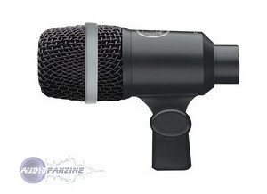 AKG D 40