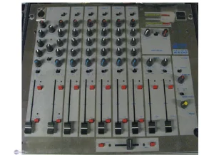 Location - Table de mixage DJ 4 canaux avec Bluetooth et lecteur MP3 Location - Table de mixage DJ 4 canaux avec Bluetooth et lecteur MP3