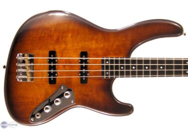 Manne Raven Gloss Top