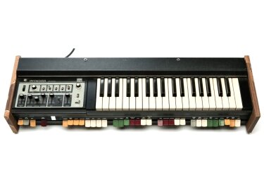 Roland SH-2000
