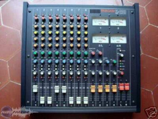 Tascam M-208