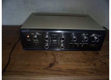 Sansui AU-555