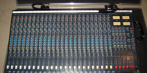 Vends table de mixage Soundcraft 200-B (24 voies)