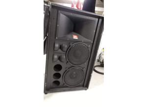 JBL 4750
