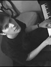 En train de jouer du piano...