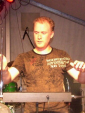Yernawe Rock Festival 2005 - C. au Theremin