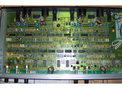 Intérieur du Mastercom Behringer MDX4000