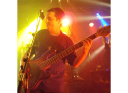 Live en 2007 avec ma Musicman Stingray 5