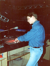 Régie DJ avec la Power PMP 803 et 3 SL 1200.....Il y a qq années (1990) au Barwill Club (45)