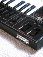 Yamaha CS01 avec prise db15 pour brancher son interface MIDI