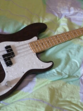 Precision bass \"hand crafted\"