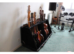 Fender Stratocaster Custom Shop Signature Gilmour, Basse G&L L-2000 Tribute, Epiphone SG Modifiée, Fender Telecaster thinline 72 Mexique, Gibson Les Paul Custom Shop Signature Slash, Gibson Chet Atkins SST, Takamine EF 261 SAN, guitare Classique de base, 