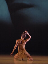 Et le contemporain avec les danseuses du CNDC.. Face à Face (2011)