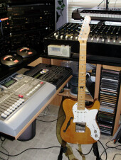 Fender Telecaster "Thinline" USA 1968 (micro du "bridge" refaite par Leo Fender lui-même)