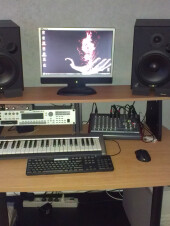 mon home studio