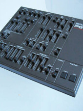 Roland PG800 (programmeur JX8P=