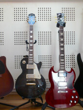 Mes guitares : Art & Lutherie CW cedar antique burst - quantum 1 ; Epiphone Les Paul Ultra II ME ; Gibson SG standard 2014 HC ; Ibanez GSR200