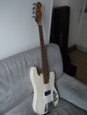 '51 Precision Bass   Made in Japan ( 1969-1971)  short scale  hollow body