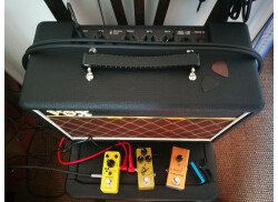 Tout est mini : Vox Pathfinder 10 | Muslady Golden Horse OD | Donner Yellow Fall Delay | Musiclily Vintage Phase Phaser